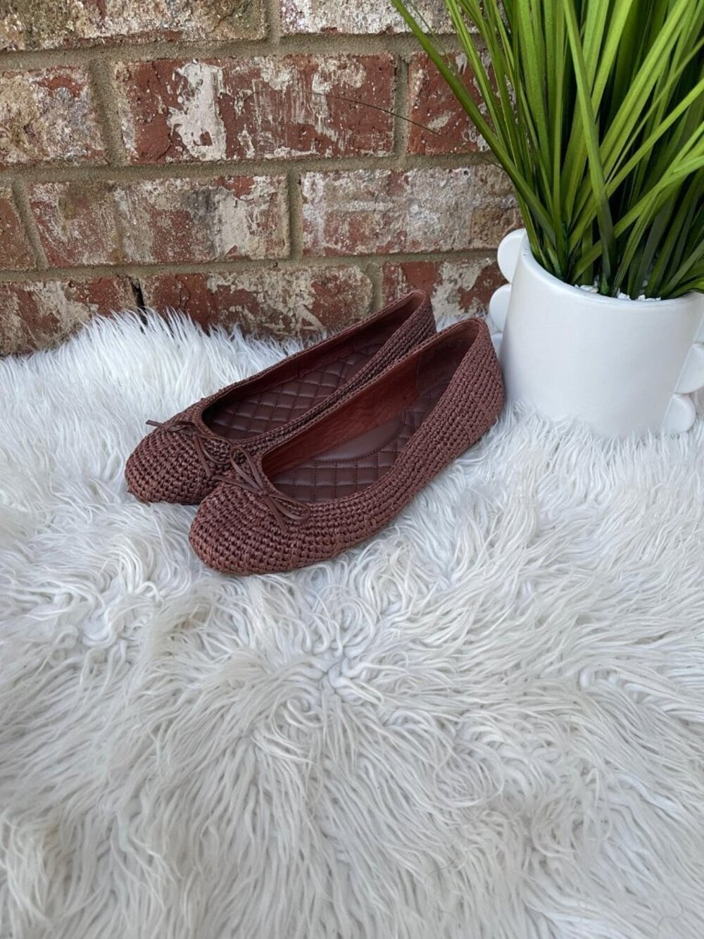 Birdies The Hummingbird Woven Bow Flats in Walnut Raffia Color Size 8 - Picture 9 of 13